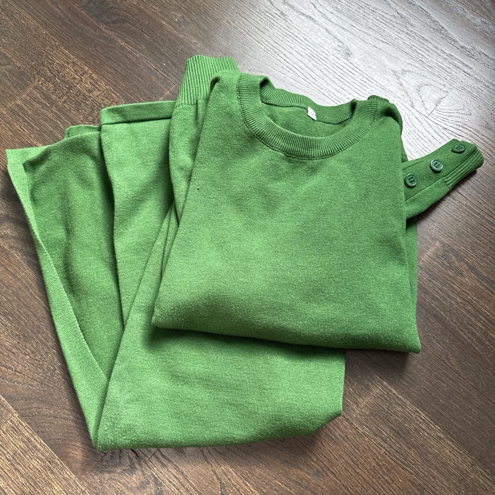 Women’s skirt and sweater set